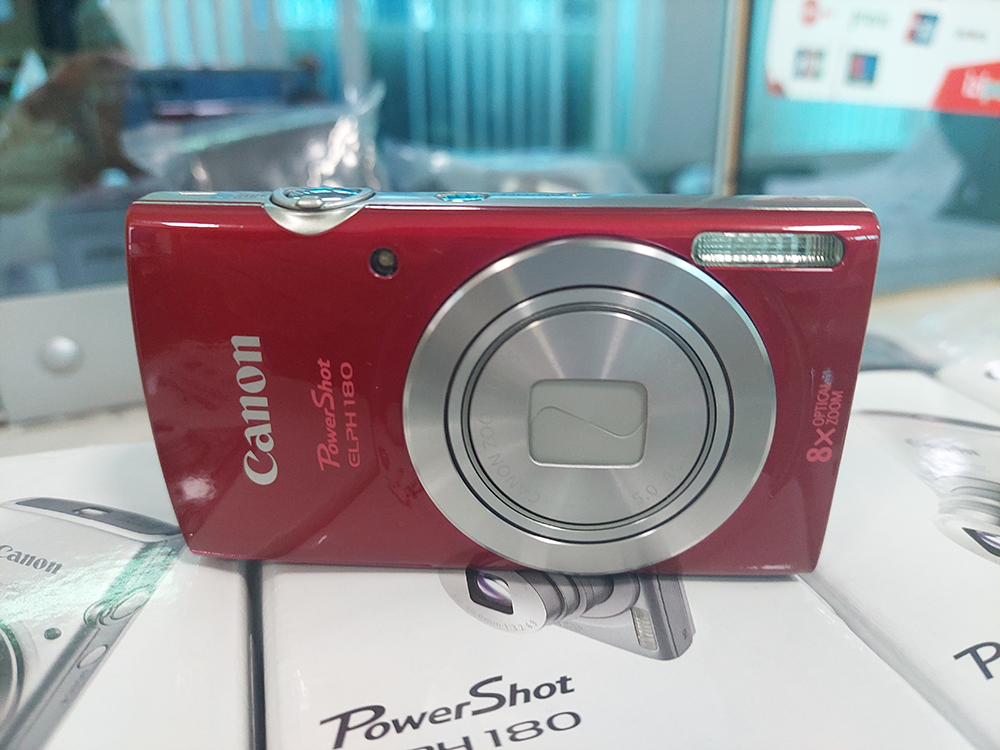 Kit Deluxe Cámara Digital Canon PowerShot ELPH 180 Rojo